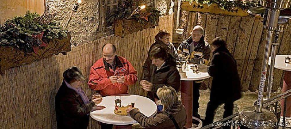 Petit Helvetia Budget Hotel Zermatt Étterem fotó