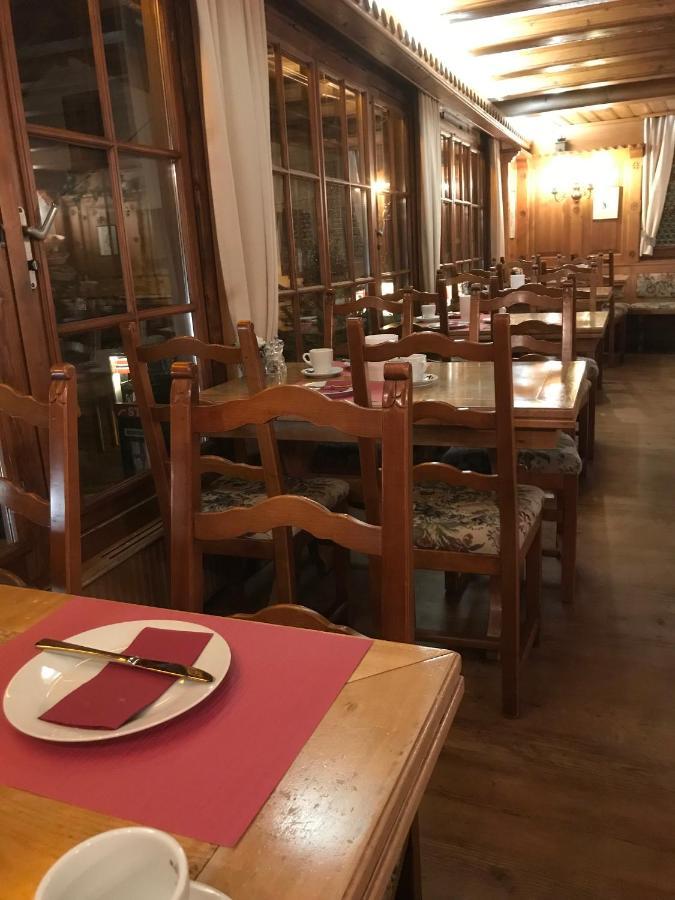 Petit Helvetia Budget Hotel Zermatt Kültér fotó